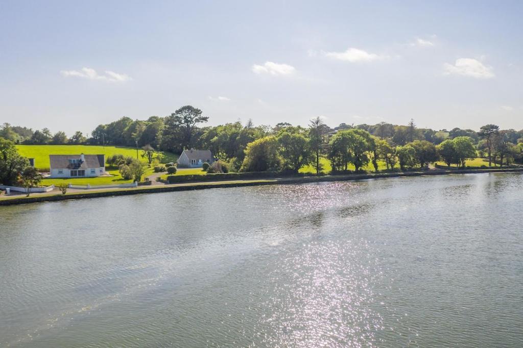 2 Bed Waterfront Property - Close To Courtmacsherry Cork Exterior photo